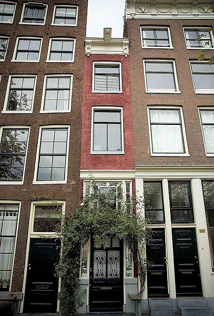 бесплатные развлечения в Амстердаме самый узкий дом