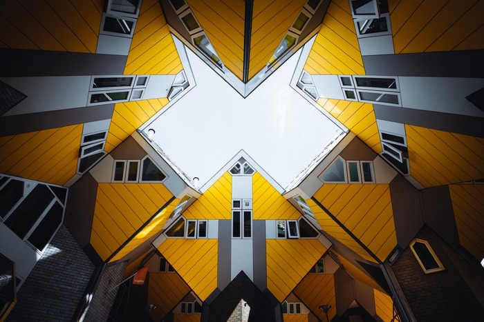 факты об амстердаме кубические дома